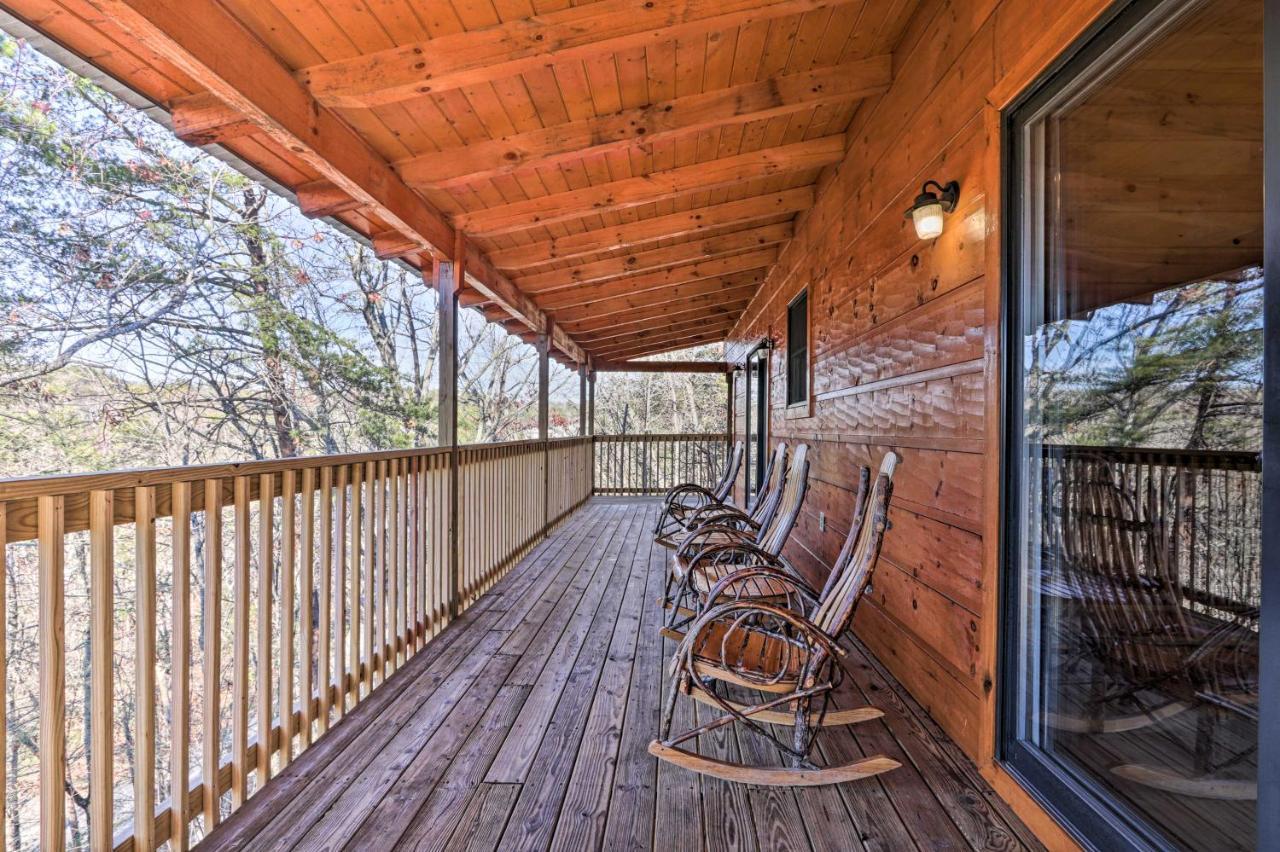 Luxe Cabin With Hot Tub, Theater, Pool Table, Arcade Pigeon Forge Exteriér fotografie